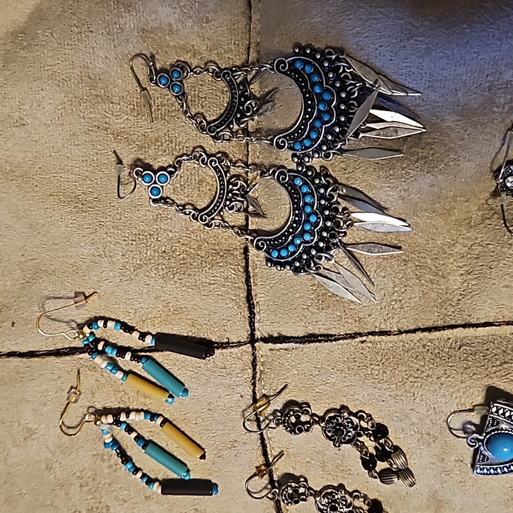 Earrings - Picture 2 of 5